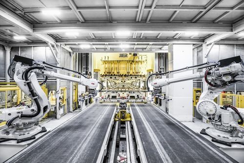 銷量連續兩月破萬 長安歐尚X5熱銷秘訣何在 智能無人飛行器制造